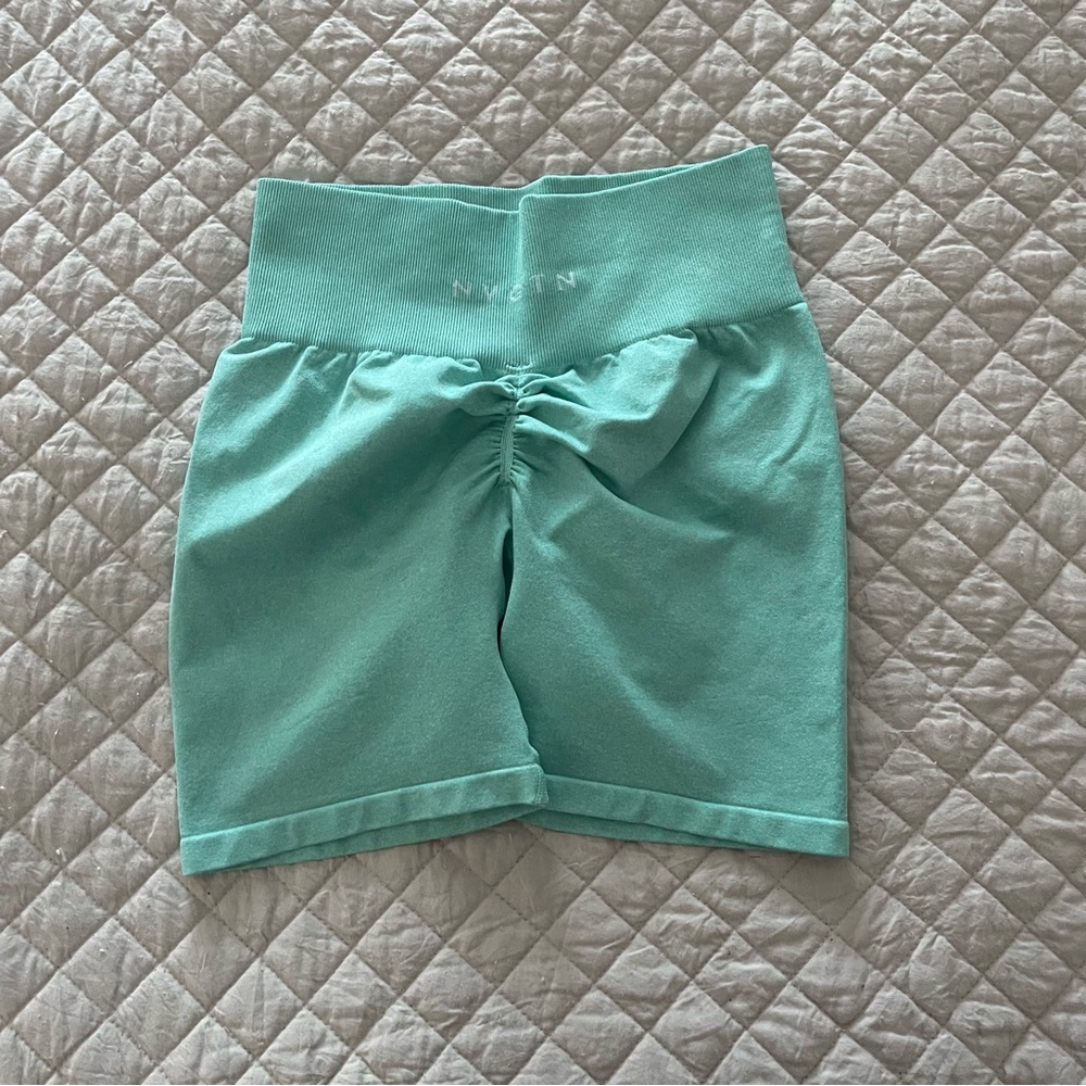NVGTN Scrunch Shorts